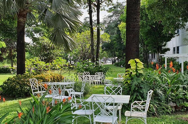 Montien Riverside Hotel