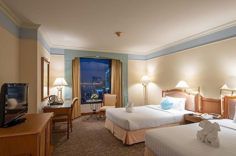 Montien Riverside Hotel