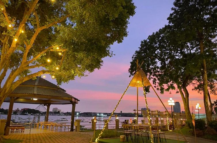 Montien Riverside Hotel