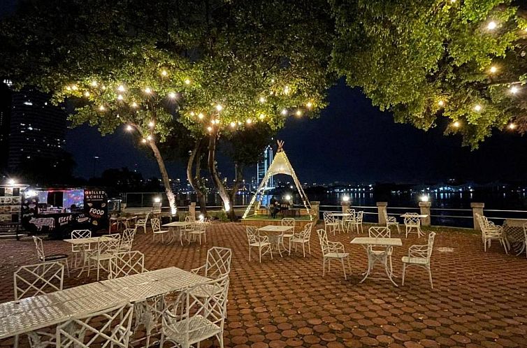 Montien Riverside Hotel