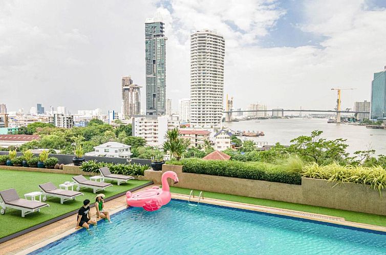 Montien Riverside Hotel