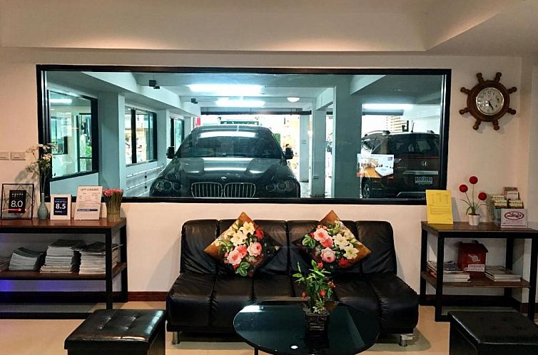 Double DD House at MRT Sutthisarn