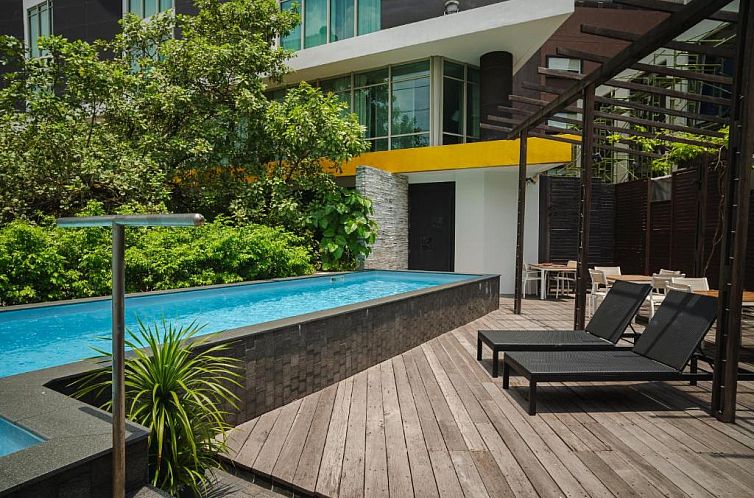 Maduzi Hotel, Bangkok