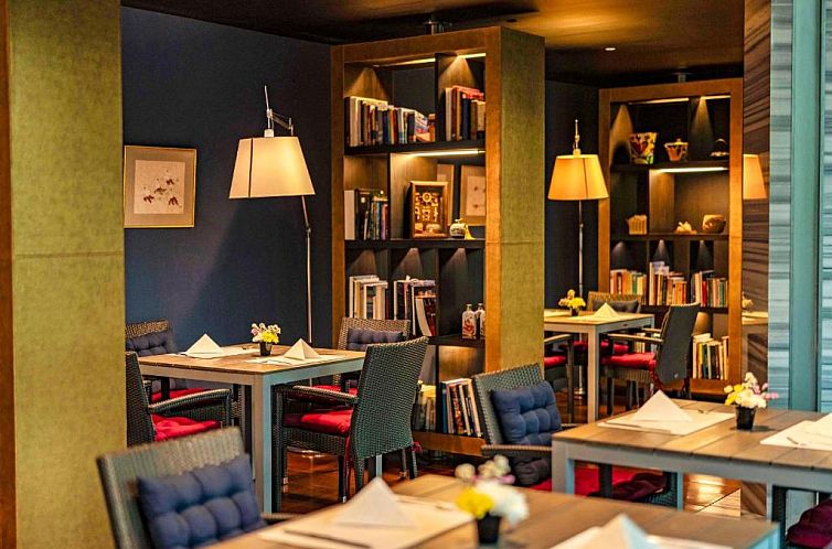 Maduzi Hotel, Bangkok