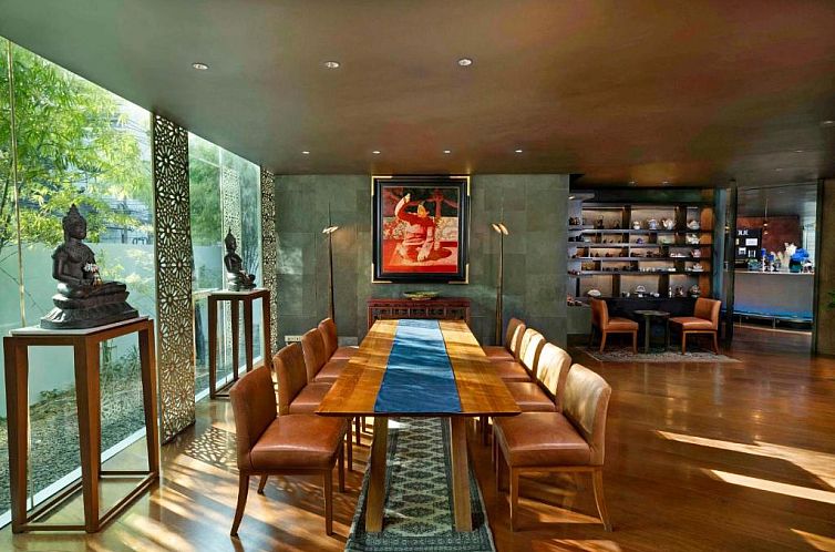 Maduzi Hotel, Bangkok