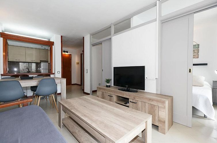 UHC Novelty Apartments
