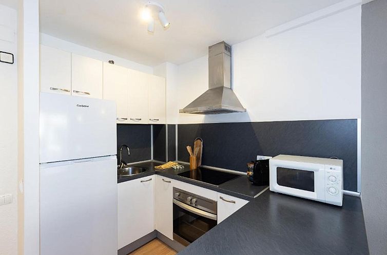 UHC Novelty Apartments