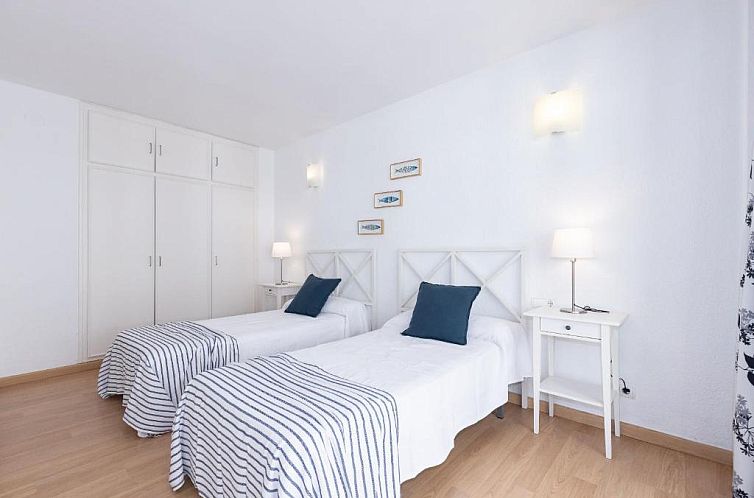 UHC Novelty Apartments