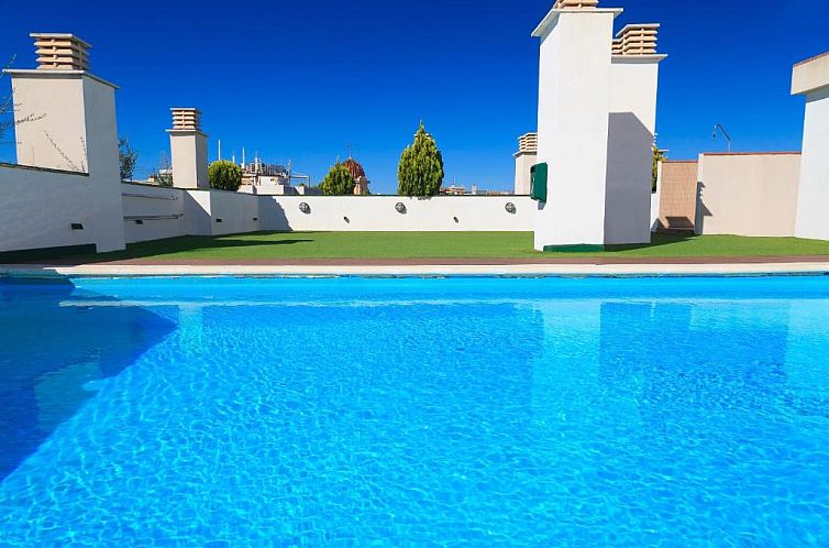 UHC Sol i Mar Family Complex