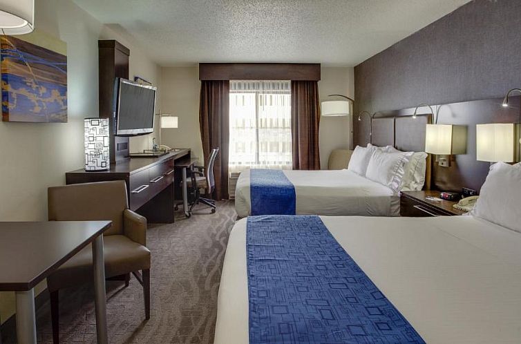 Holiday Inn Express Hotel & Suites Meadowlands Area, an IHG 