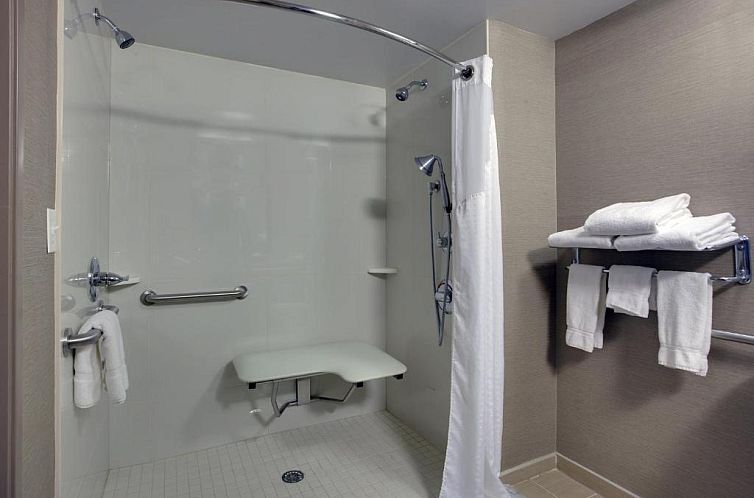 Holiday Inn Express Hotel & Suites Meadowlands Area, an IHG 
