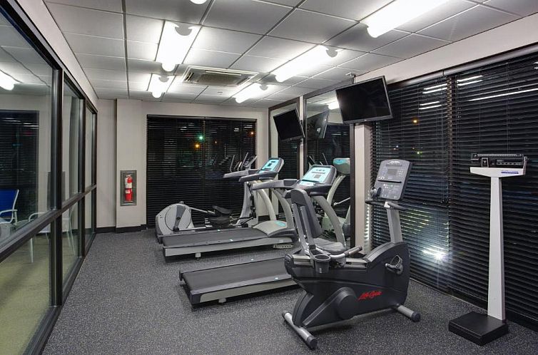 Holiday Inn Express Hotel & Suites Meadowlands Area, an IHG 