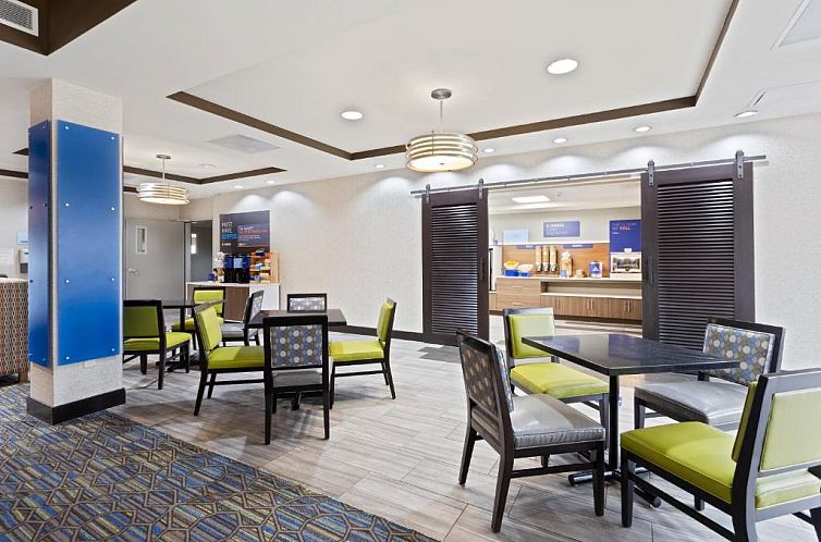 Holiday Inn Express Hotel & Suites Largo-Clearwater, an IHG 
