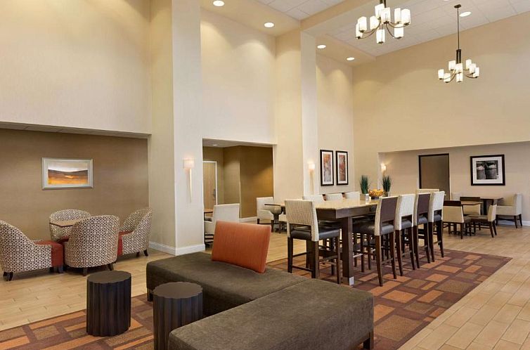 Hampton Inn & Suites Largo