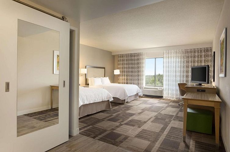 Hampton Inn & Suites Largo