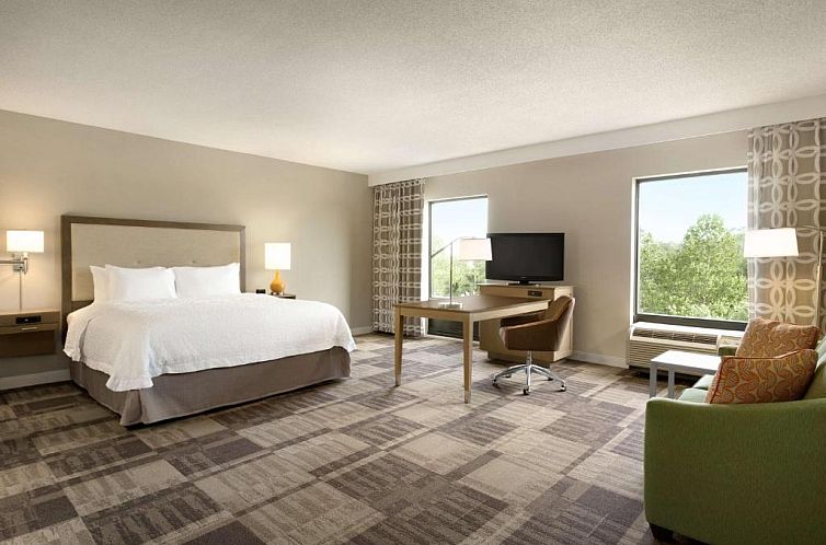 Hampton Inn & Suites Largo