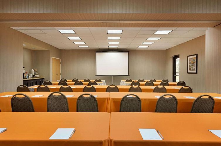 Hampton Inn & Suites Largo