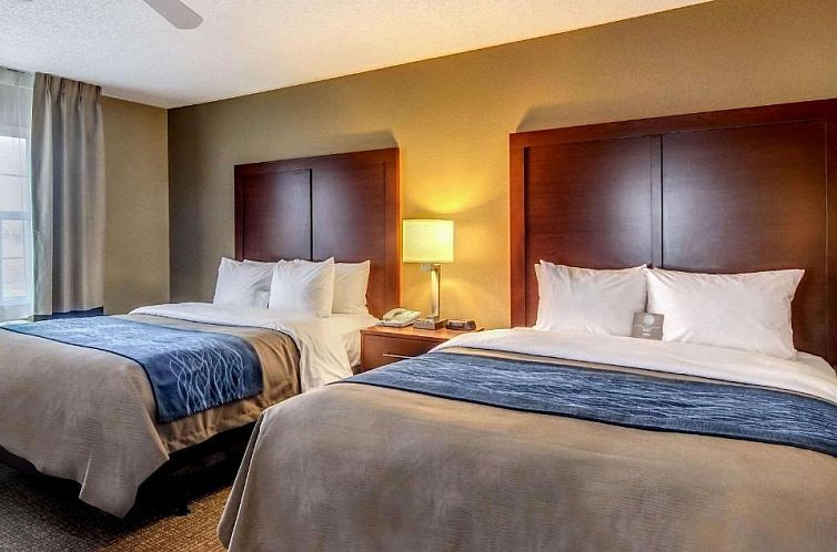 Comfort Inn & Suites Grafton-Cedarburg