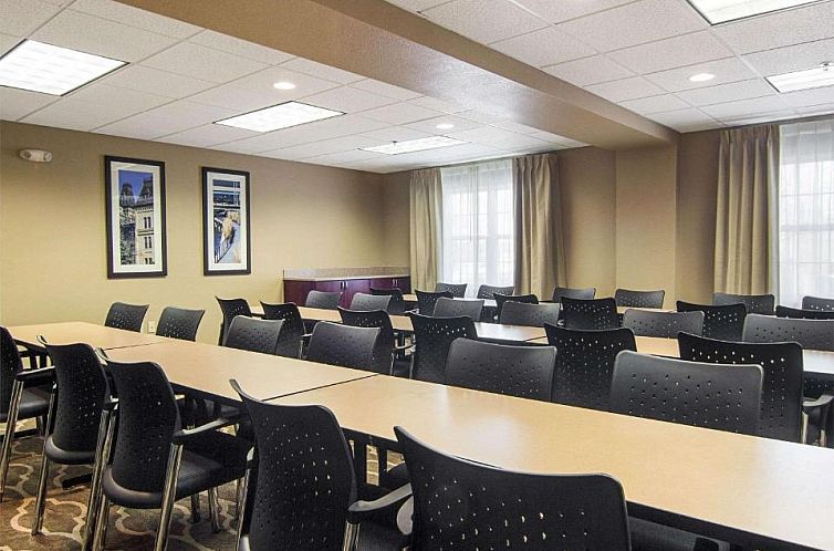 Comfort Inn & Suites Grafton-Cedarburg
