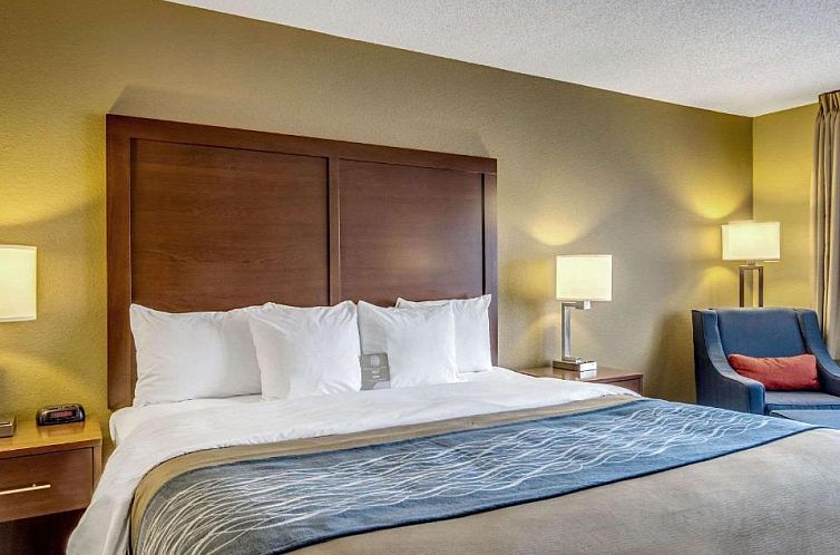Comfort Inn & Suites Grafton-Cedarburg