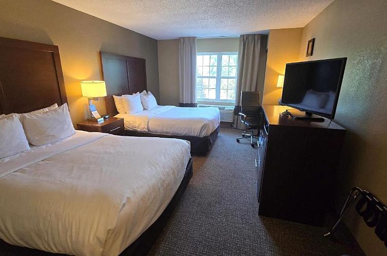 Comfort Inn & Suites Grafton-Cedarburg