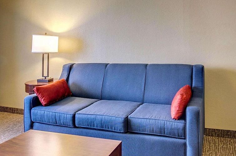 Comfort Inn & Suites Grafton-Cedarburg