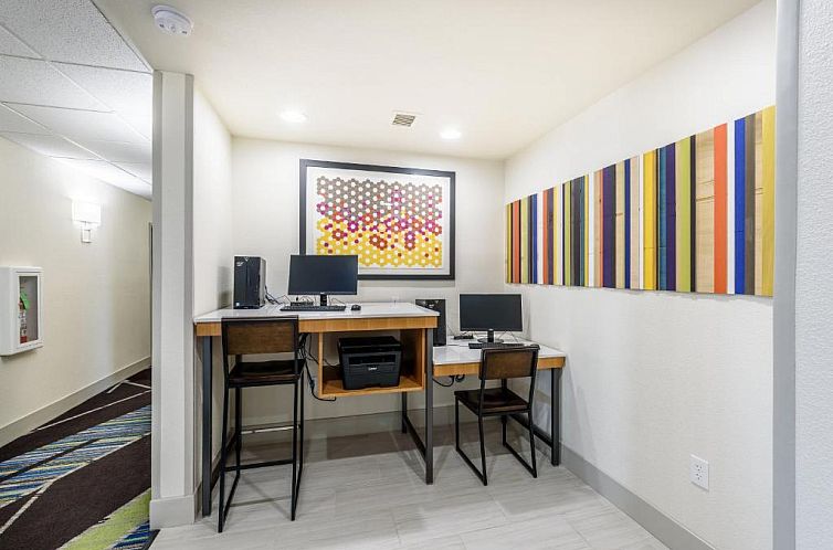 Holiday Inn Express Hotel and Suites Bastrop, an IHG Hotel