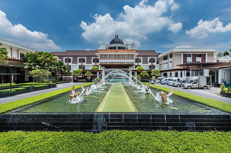 Summit Windmill Golf Residence