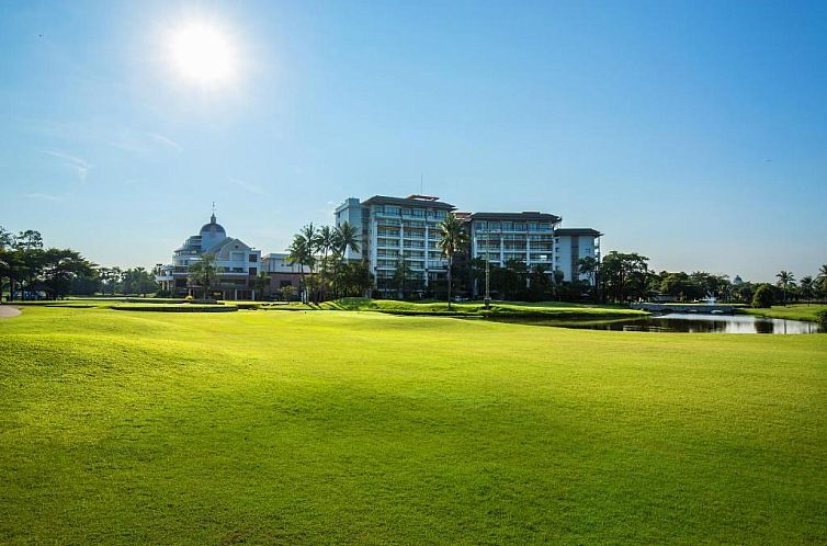 Summit Windmill Golf Residence