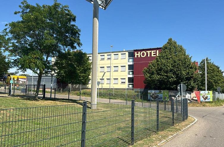 iQ-Hotel