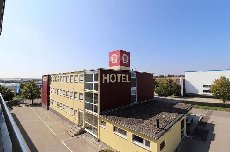 iQ-Hotel