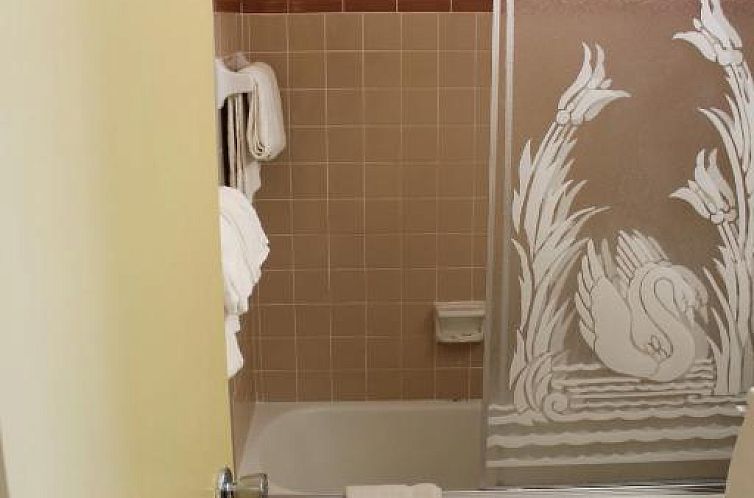 Grand Prix Motel Beach Front