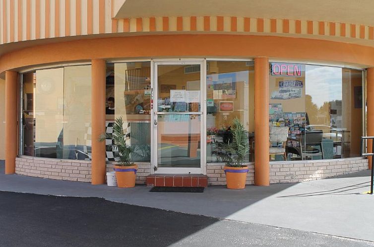 Grand Prix Motel Beach Front