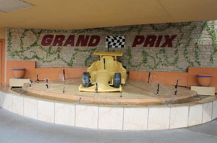 Grand Prix Motel Beach Front