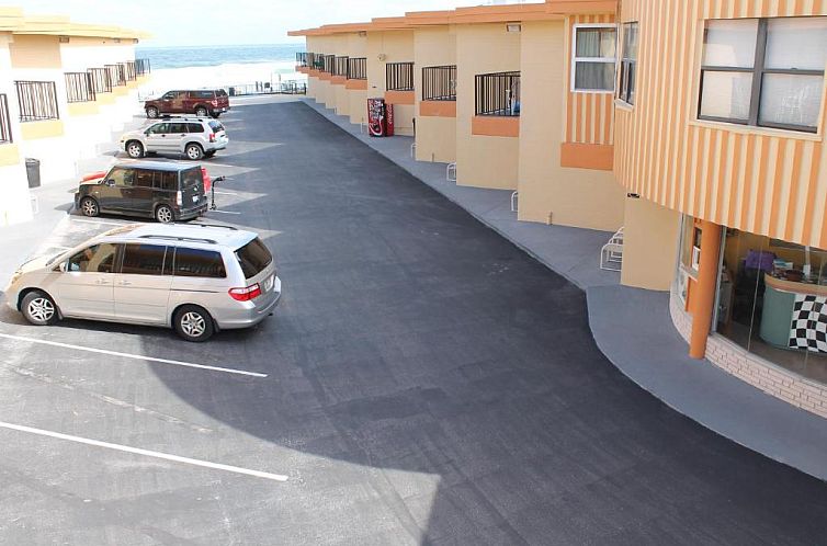 Grand Prix Motel Beach Front