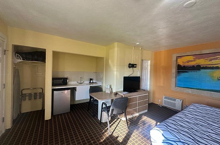 Super Inn Daytona Beach