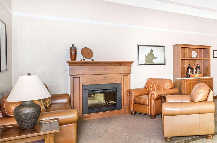 Super 8 by Wyndham Salina/Scenic Hills Area