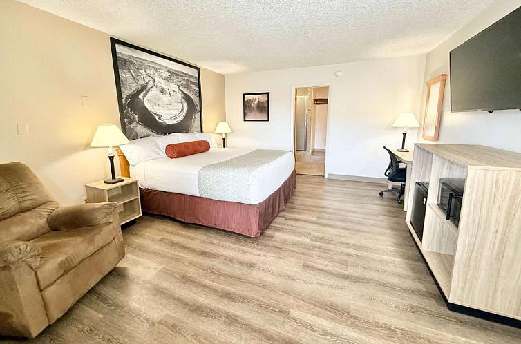 Super 8 by Wyndham Salina/Scenic Hills Area