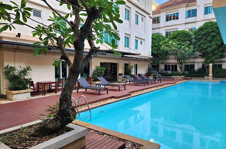 Avion Hotel