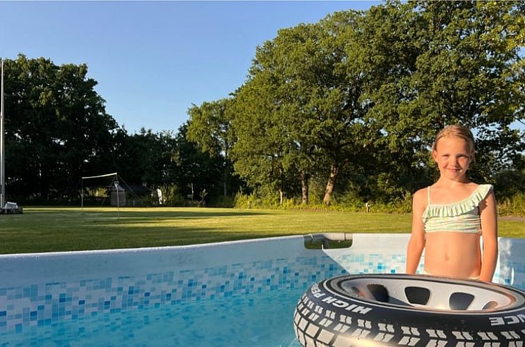 Vakantiehuisje in Opende