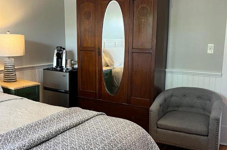 Abalonia Inn
