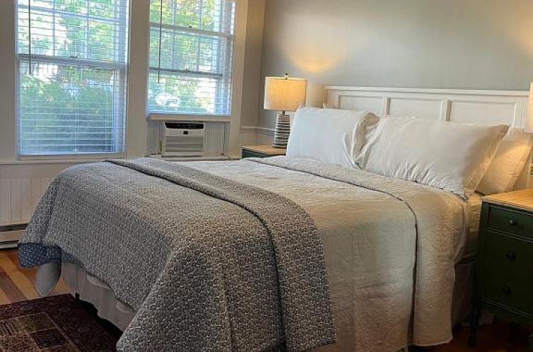 Abalonia Inn