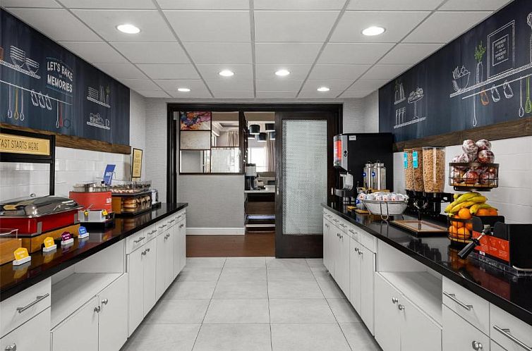 Hampton Inn & Suites Fort Lauderdale Airport