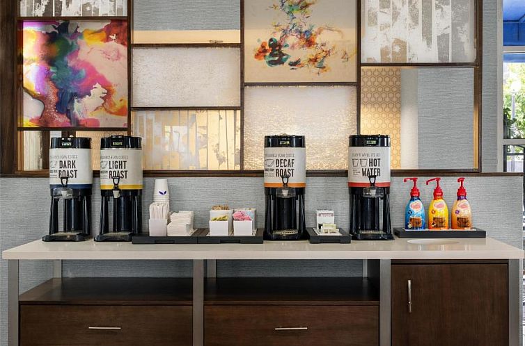 Hampton Inn & Suites Fort Lauderdale Airport