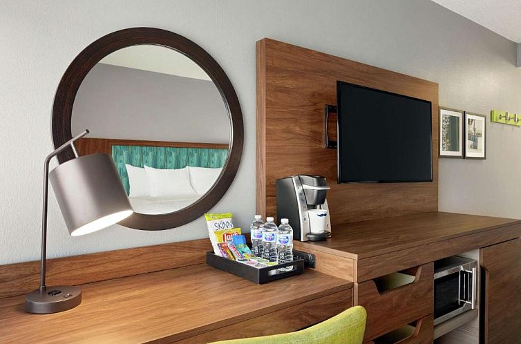 Hampton Inn & Suites Fort Lauderdale Airport