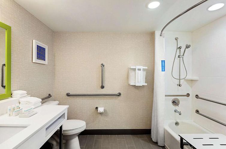Hampton Inn & Suites Fort Lauderdale Airport