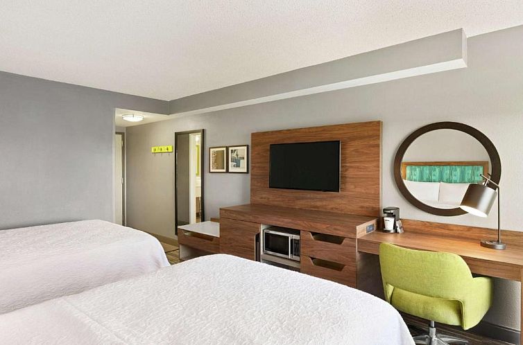 Hampton Inn & Suites Fort Lauderdale Airport