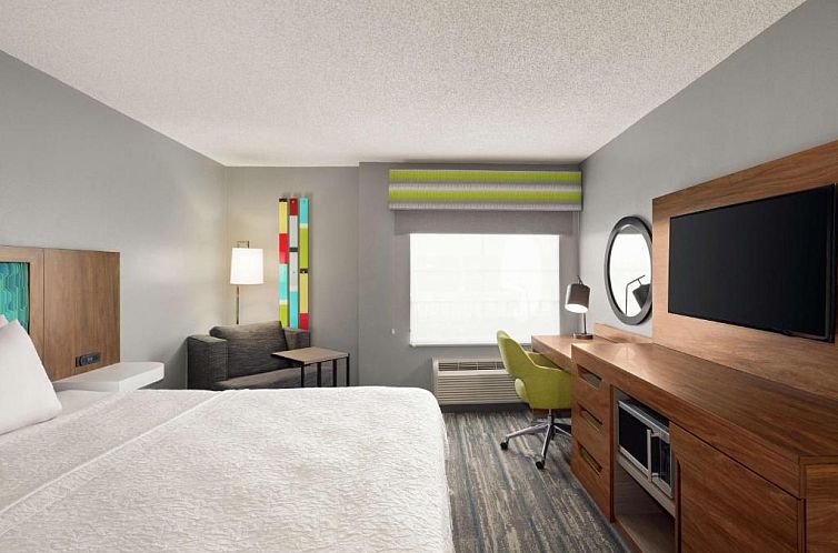 Hampton Inn & Suites Fort Lauderdale Airport
