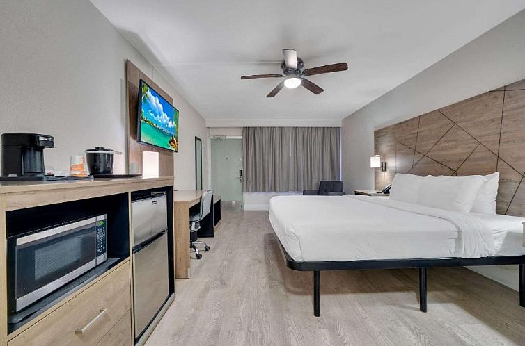 Quality Inn & Suites Airport - Cruise Port Hollywood