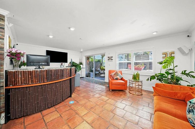 Hollywood Beach Suites and Hotel